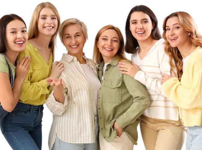 groupe de femmes d'âges différents
